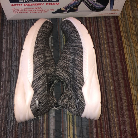 Skechers - Picture 4 of 5